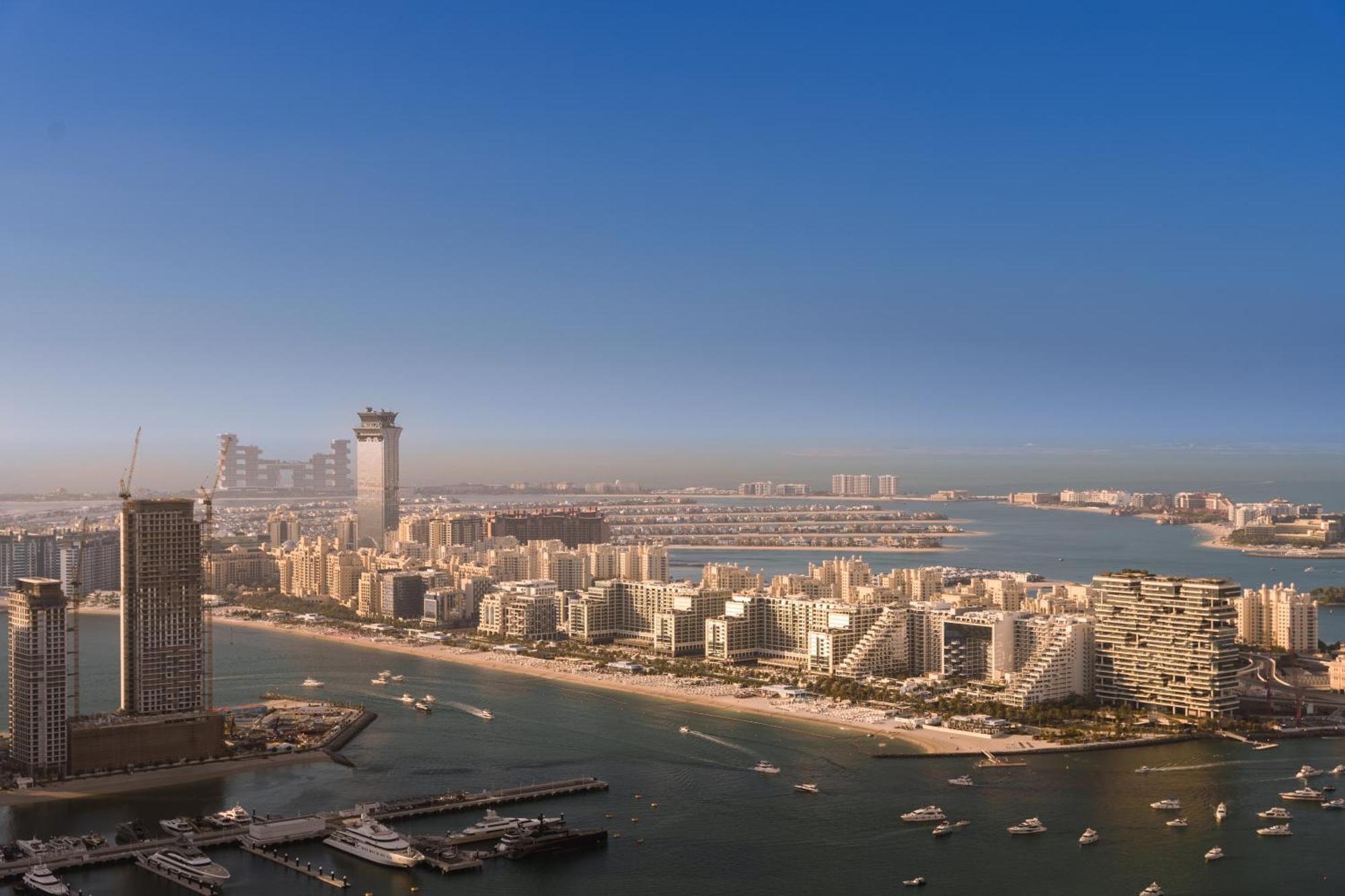 Apartment Heavenly Spacious 2 Bedroom With Stunning View *