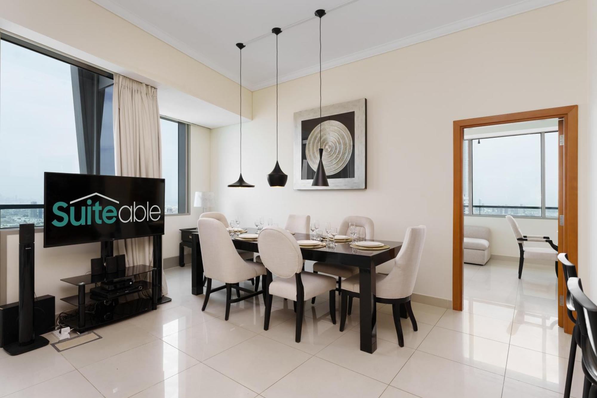 Heavenly Spacious 2 Bedroom With Stunning View Apartment *