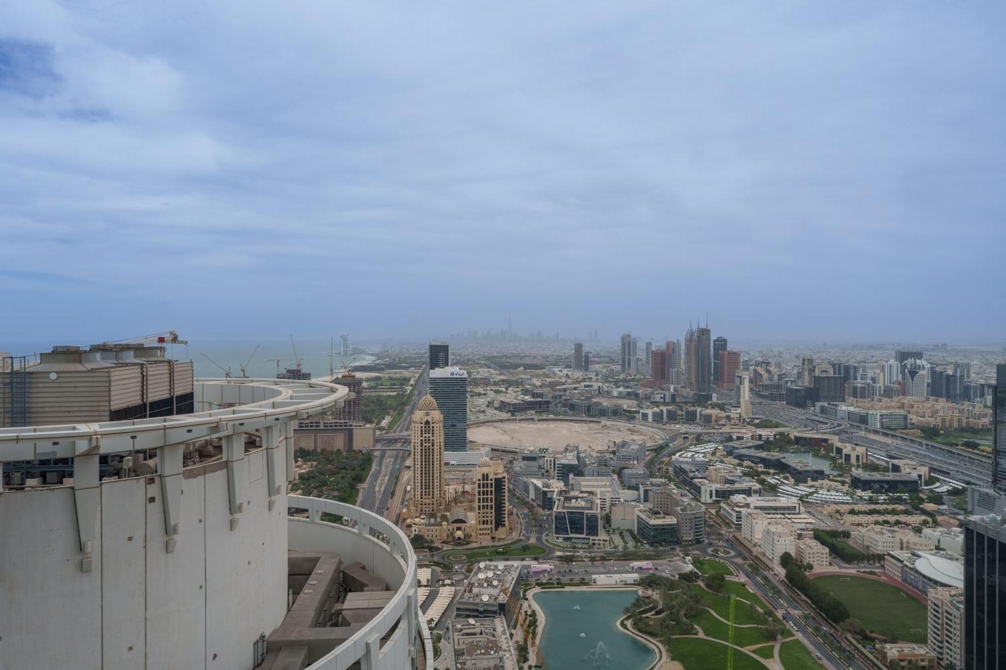 Heavenly Spacious 2 Bedroom With Stunning View * Dubai