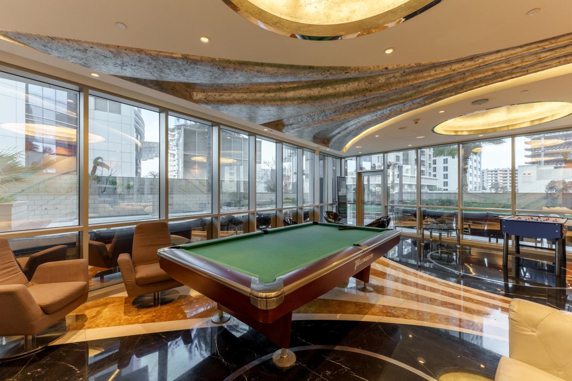 Heavenly Spacious 2 Bedroom With Stunning View *