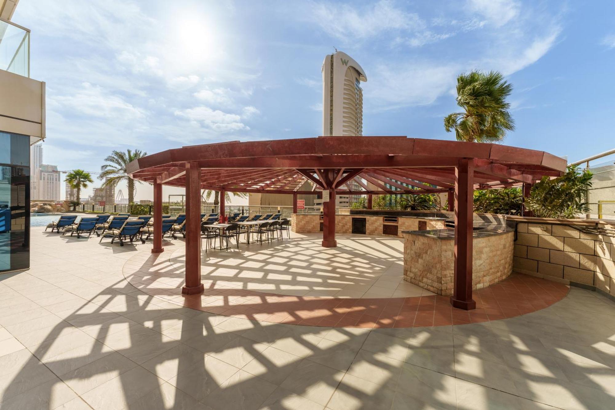Heavenly Spacious 2 Bedroom With Stunning View Apartment *