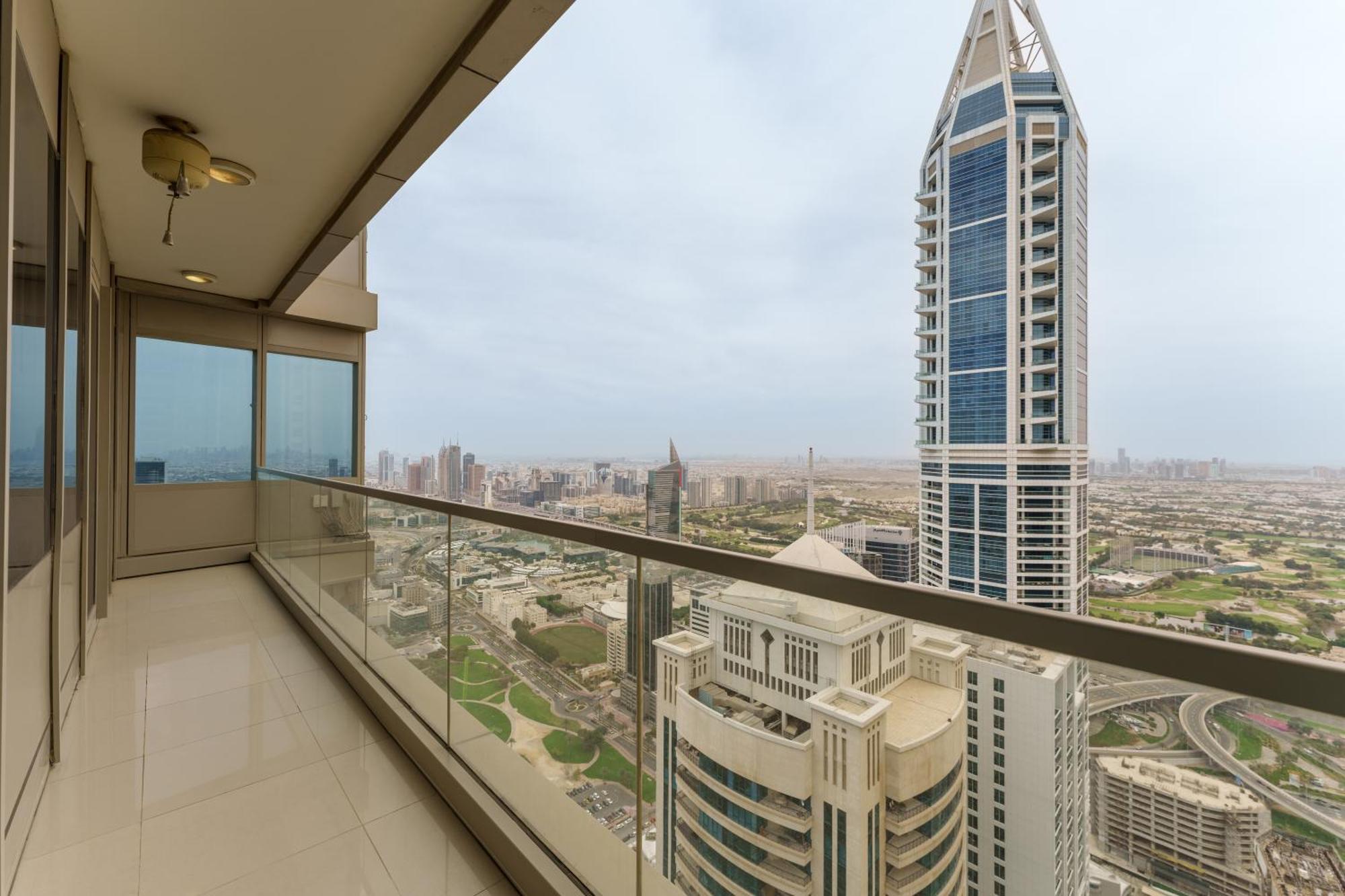 Heavenly Spacious 2 Bedroom With Stunning View * Dubai