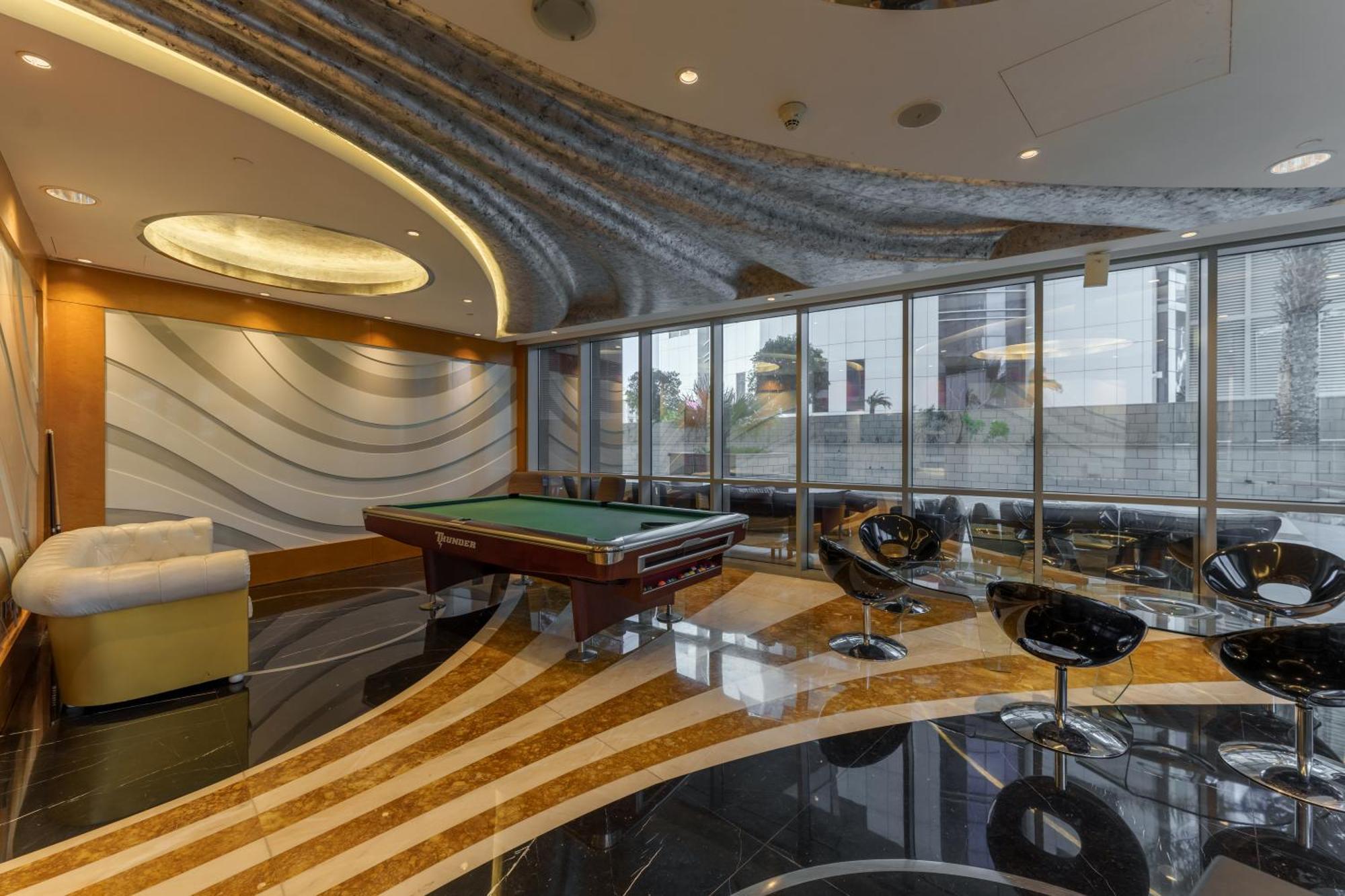 Apartment Heavenly Spacious 2 Bedroom With Stunning View *
