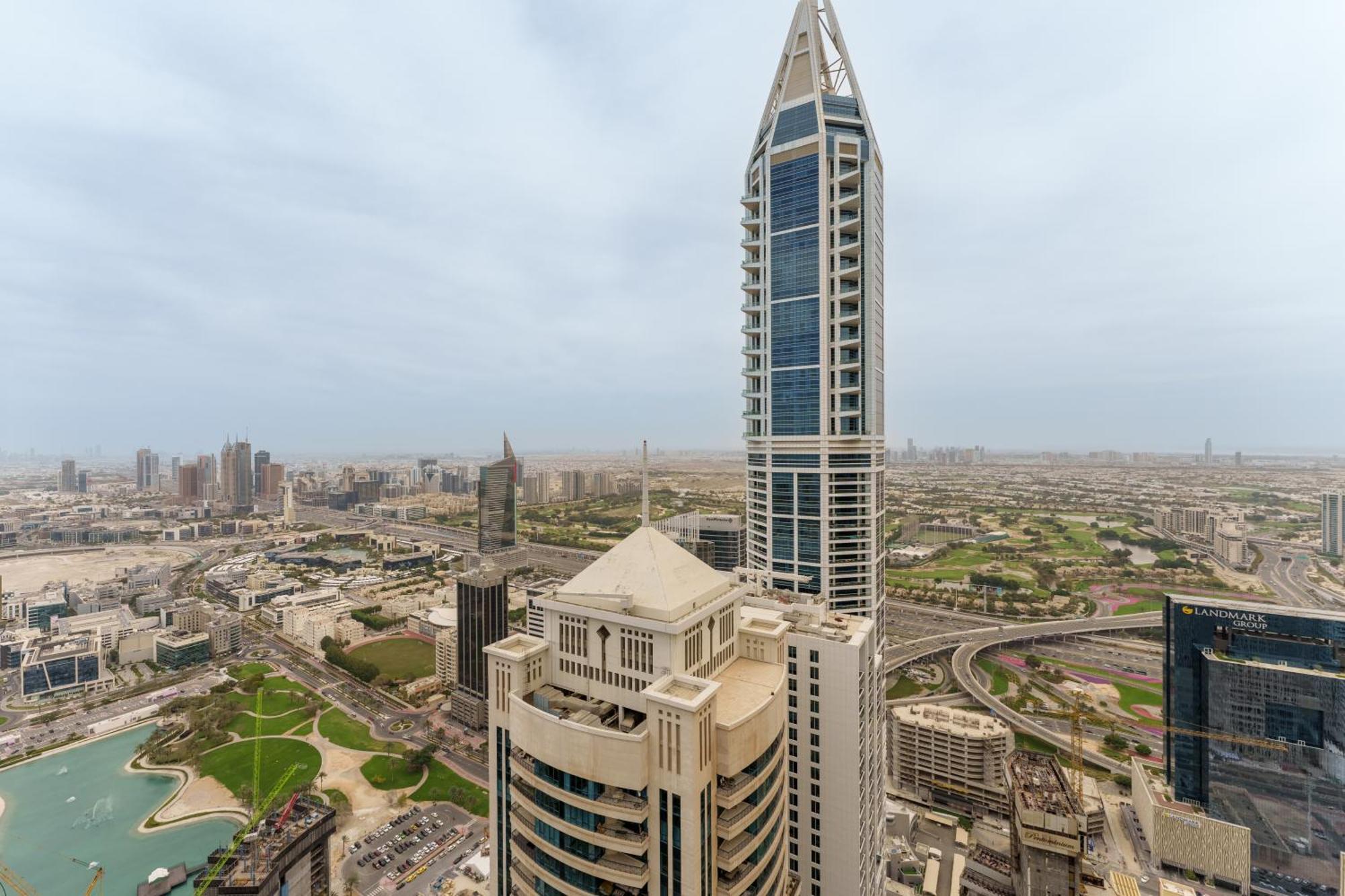 Heavenly Spacious 2 Bedroom With Stunning View Apartment Dubai